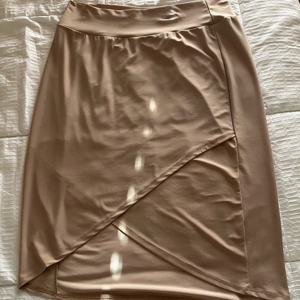 Large One Fashion U.S.A Beige Mid Length Skirt